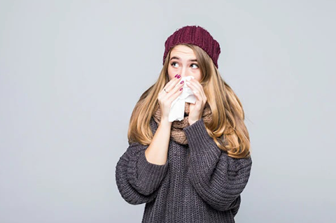 Зеленые выделения из носа: причины и лечение